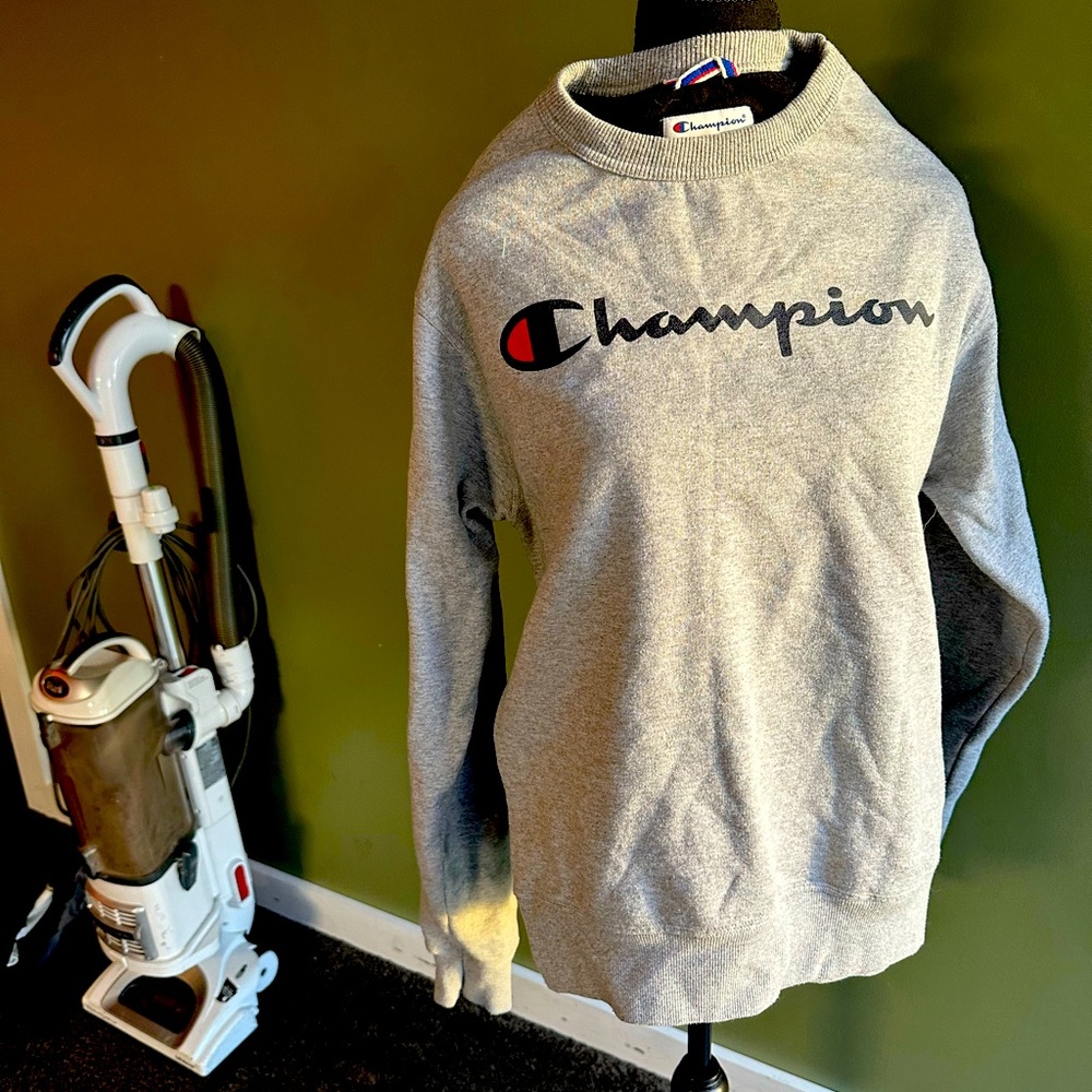 Women’s size, small namebrand sweatshirts